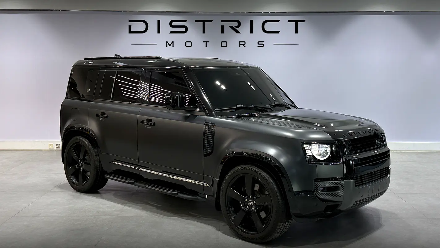 Land Rover Defender 2023 — photo 1 of 18