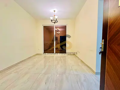 Elegant 2BED Road View Balcony !! Covered Parking