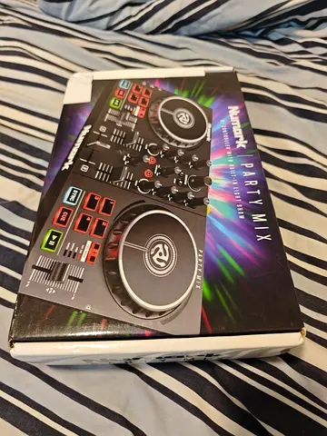 Numark PARTYMIX II - DJ Controller with Built-In Light Show, USB