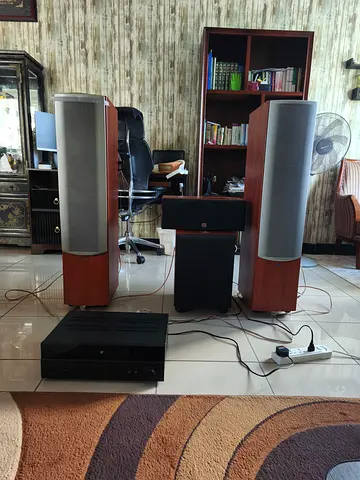 Infinity beta 50 Tower Home Floor Standing Speakers with woofer and amplifier