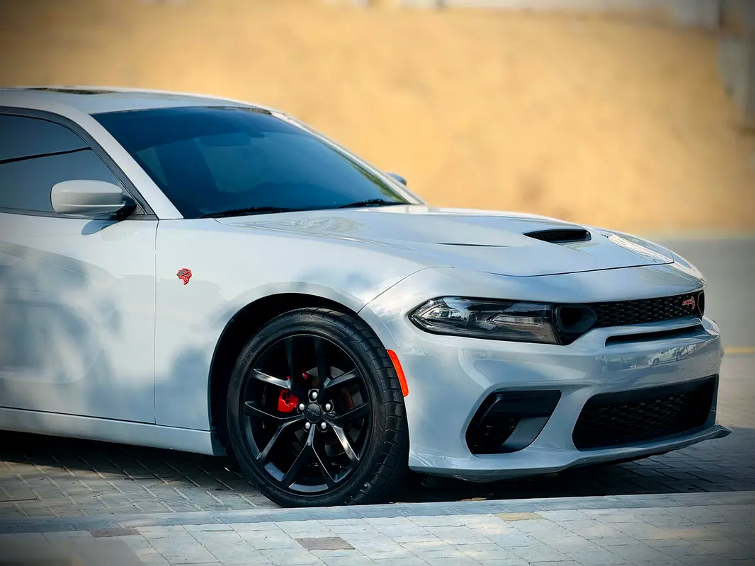 Dodge Charger 2021 — photo 1 of 6