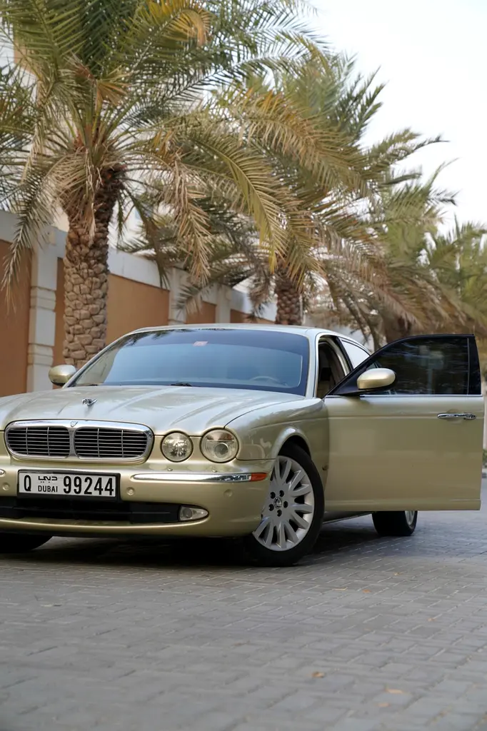 Jaguar XJ 2006 — photo 1 of 15
