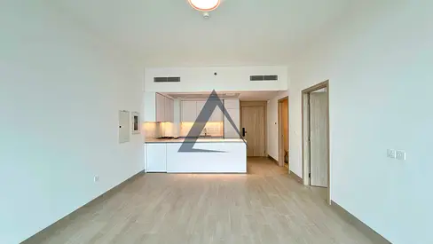 12 cheques | Fitted kitchen | Vacant