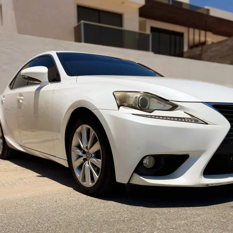 Lexus IS-Series 2014 — photo 1 of 15
