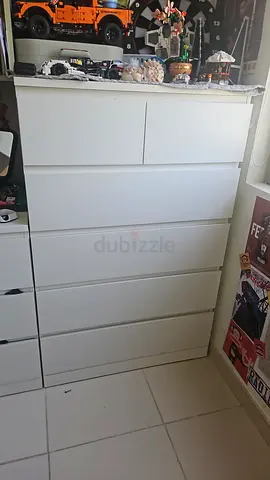 White 6-Drawer Tall Chest / Dresser in Good Condition