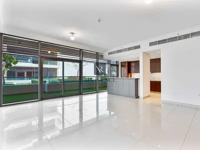 GROUND FLOOR | CORNER UNIT | LARGE TERRACE