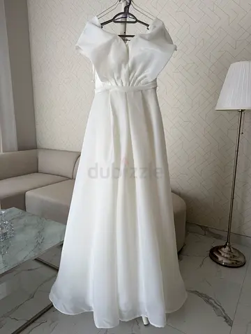 Brand New Wedding Dress with Veil – AED 3000