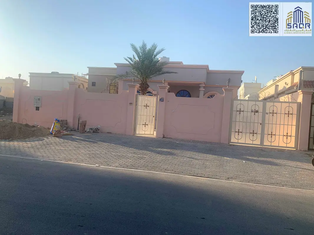 فيلا للبيع بالروضه 2طابق ارضي 3غرف بسعر لقطه