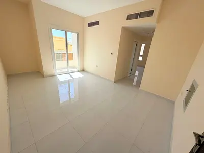 شقة للإيجار | الروضة 3 عجمان | غرفة وصالة جديدة | 2 حمام | ماستر | بلكونة | بناية جديدة | تكييف مركزي | 30 ألف | 6 دفعات