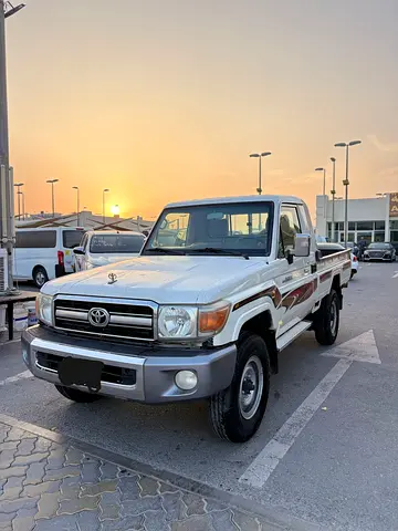 Toyota Land Cruiser 2015 GCC Specs Base Model