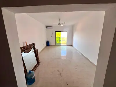 Balcony - Very large area - 2 bathrooms - Split air conditioning - Maintenance by the owner - Main street - Open view