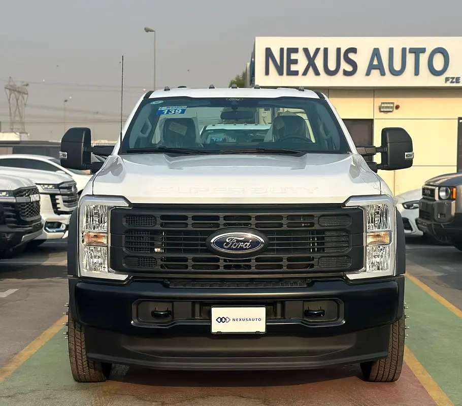 Ford F-550 2026 — photo 1 of 10
