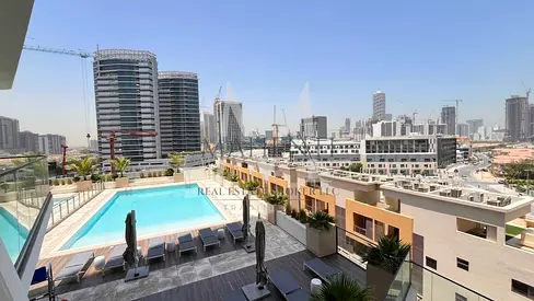 Pool& Townhouse Facing | Bright Layout |