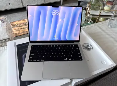 Macbook Pro M5 512GB Brand New SILVER