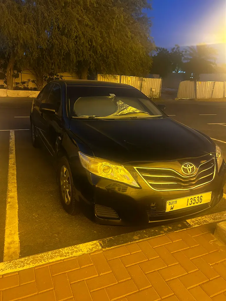 Toyota Camry 2011 — photo 1 of 7