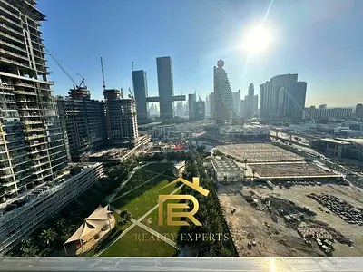 BURJ VIEW /NEXT TO METRO /LARGE LAYOUT /PARK FACING