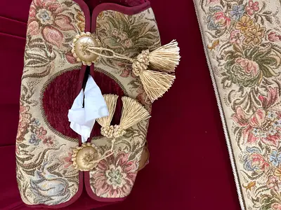 Elegant Floral Tissue Box Cover with Tassels