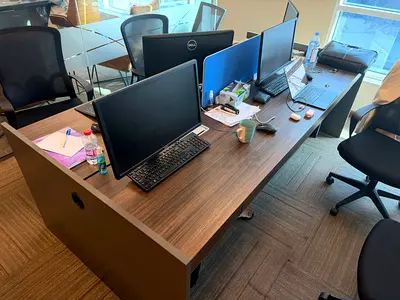 Office workstation desk