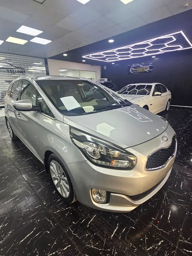 Kia Carens 2014 — photo 1 of 15