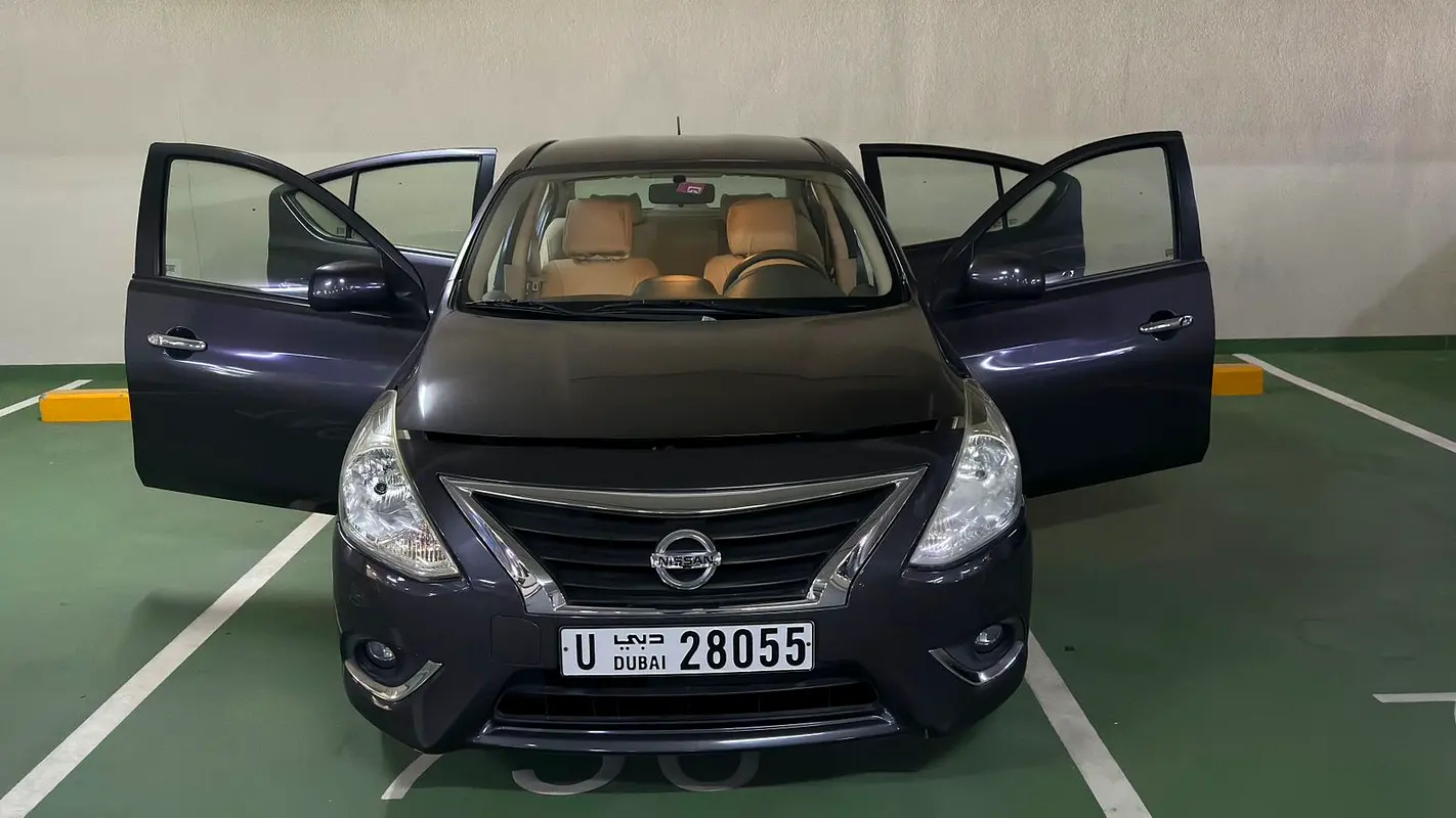 Nissan Sunny 2018 — photo 1 of 8