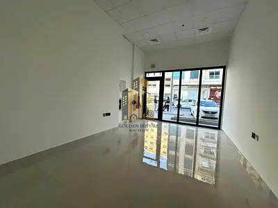 Shop for rent very good location _al jada