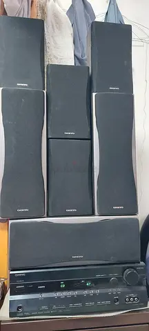 Onkyo 7.1 avr with speakers