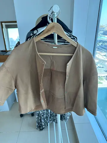 Massimo Dutti Beige Cropped Womens leather Jacket - Light Weight, Size S-M.