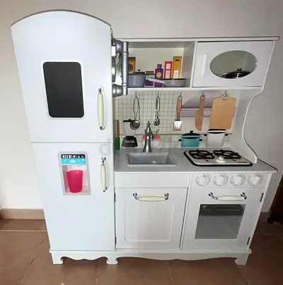 Kids kitchen for girls