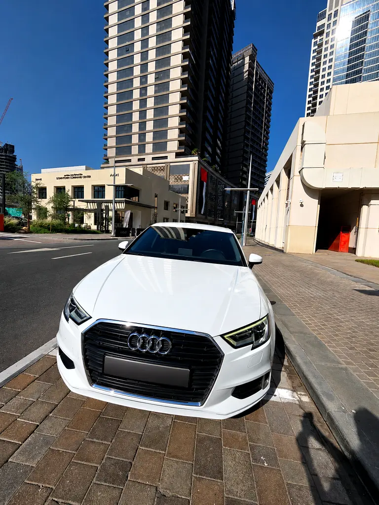 Audi A3 2019 — photo 1 of 7