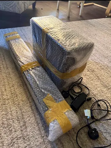 LG SPQ7-W sound bar and woofer