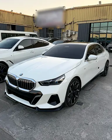 0% DP - 2024 BMW 5-Series 520i M-Kit