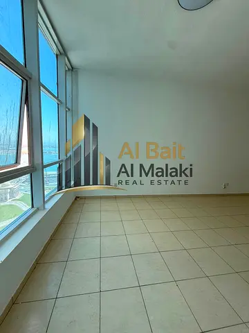 غرفتين وصالة بإطلالة بحرية مع غرفة خادمة وباركن..