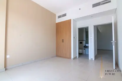 Spacious Kitchen - Full Amenities - Premium & Well Maintained