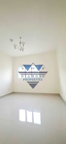 Very hot offer 2bhk 2 washroom neat and clean building family building spacious flat cantral ac ideal location just in 33k