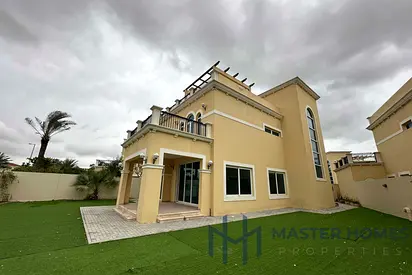 Spacious 4BR Villa | Jumeirah Park | Natural Light | Resale