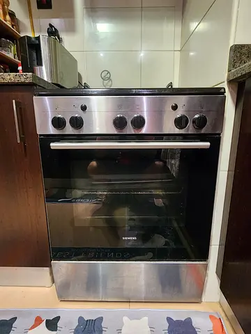 Siemens Gas Cooker, 60 cm, HG2L10B51M in good working.