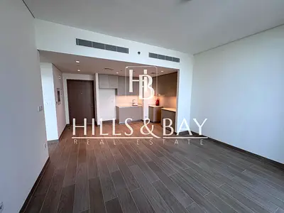 Elegant Waterfront Living Ready to Move