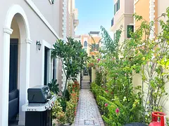 Luxury Villa| Big Balcony | Community View