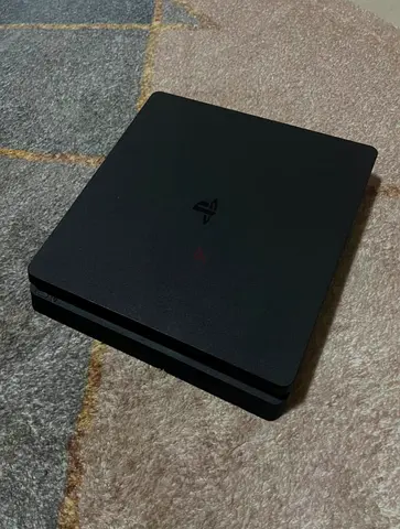 PlayStation 4 Slim 1TB w/ 1 Controller + 3 Games - good condition