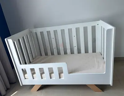 Baby crib/toddler bed