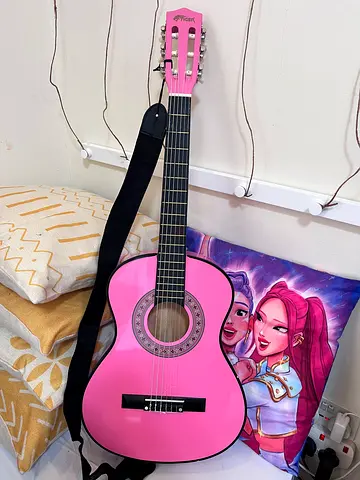 Kiss guitar size 1/2