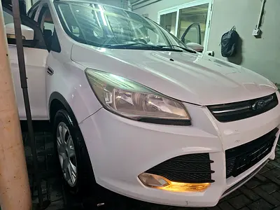 Ford Escape Ambiente 2015 GCC Specs