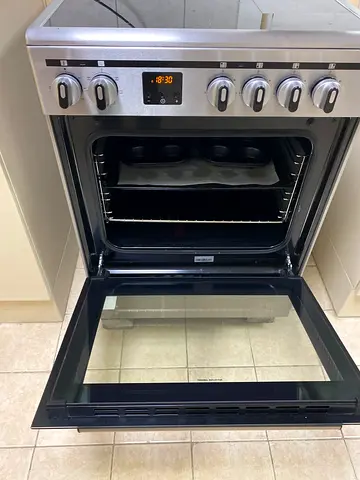 Stainless Steel Electric Oven and Hob in excellent Working Condition
