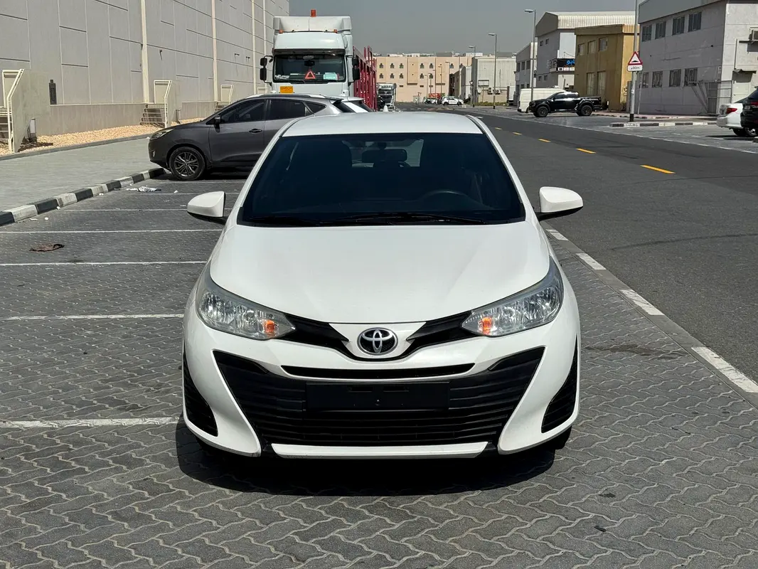 Toyota Yaris 2019 — photo 1 of 9