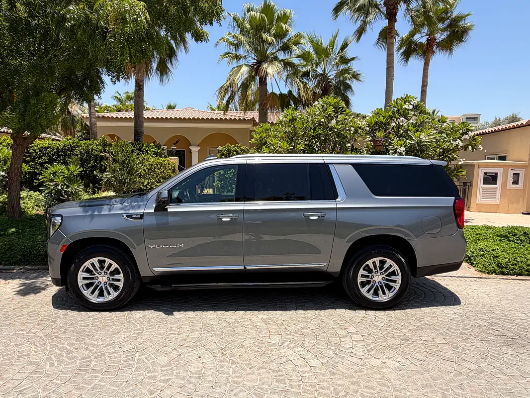 GMC Yukon 2021 — photo 1 of 14
