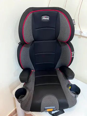 Chicco car seat / booster