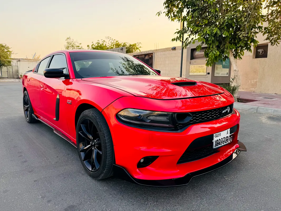 Dodge Charger 2018 — photo 1 of 10