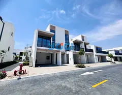 Corner 4BR Townhouse | Vacant | Wadi View