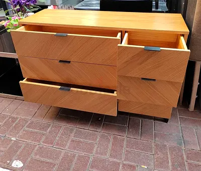 Modern wooden 6-drawer dresser / sideboard in light oak finish