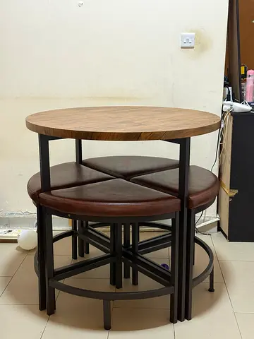 Wooden Round Table with 4 Matching chair